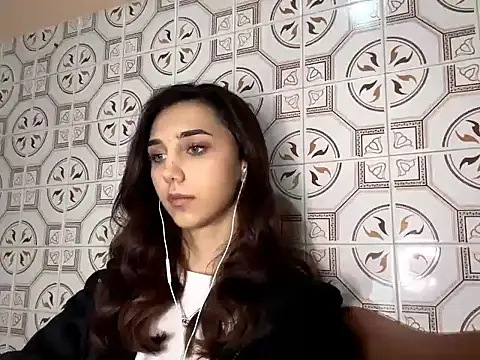 LinaMour online show from November 9, 2025, 10:14 pm