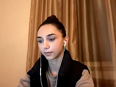 LinaMour online show from October 3, 2025, 10:11 pm