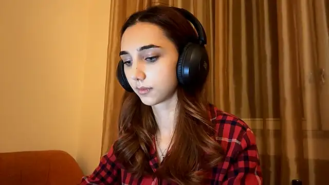 LinaMour online show from September 17, 2025, 10:23 pm