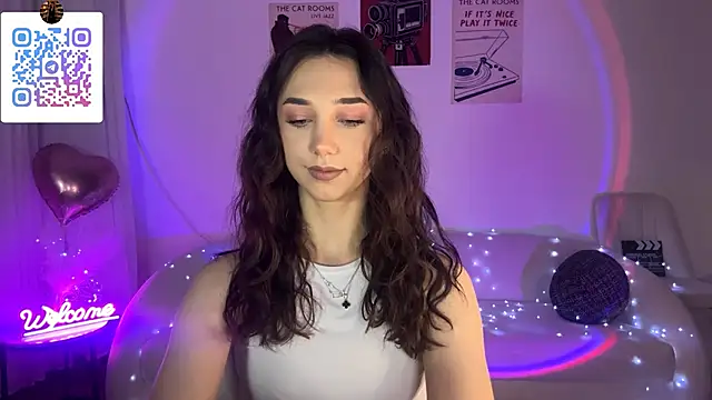 LinaMour online show from May 26, 2026, 10:41 pm