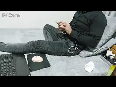 Snapshot of yazinyazin1 chatting on January 16, 2026, 8:35 pm yazinyazin1 online show from January 16, 2026, 8:35 pm