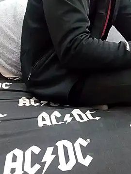 yazinyazin1 online show from December 19, 2025, 5:32 am