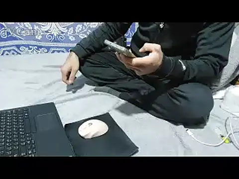 Snapshot of yazinyazin1 chatting on February 6, 2026, 1:29 pm yazinyazin1 online show from February 6, 2026, 1:29 pm