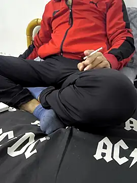 yazinyazin1 online show from November 11, 2025, 10:47 pm