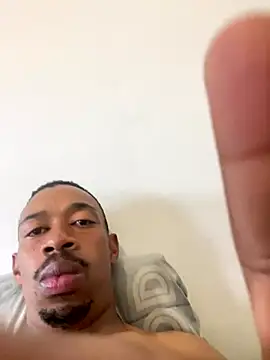 fitsexyman online show from December 4, 2025, 4:33 am