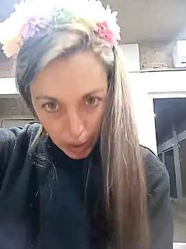 Snapshot of Heisi-Sex chatting on September 24, 2025, 1:35 am Heisi-Sex online show from September 24, 2025, 1:35 am