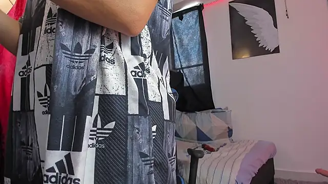 agatha walter  online show from October 5, 2025, 3:58 pm