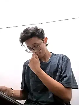 SantiagoRusso18 online show from January 12, 2026, 12:06 am