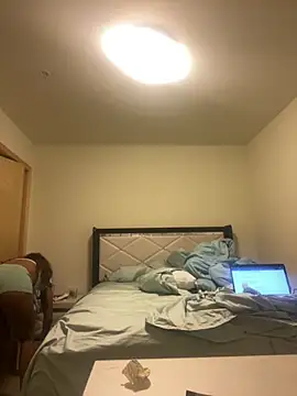 Idonotcherishu online show from October 8, 2025, 11:27 pm