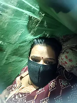 Snapshot of Manvi_tyagi chatting on October 5, 2025, 8:10 pm Manvi tyagi online show from October 5, 2025, 8:10 pm