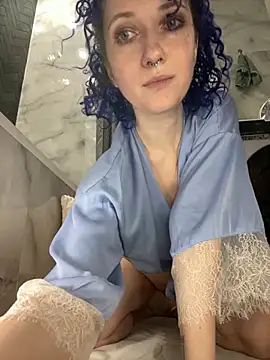 Snapshot of Kitty_Kisss chatting on October 19, 2025, 7:38 pm Kitty Kisss online show from October 19, 2025, 7:38 pm