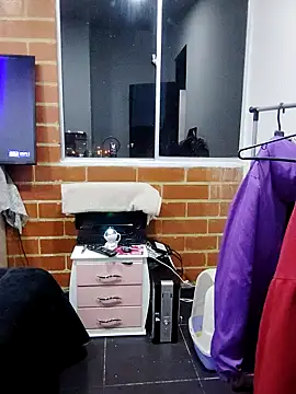 Eva Clark01 online show from October 2, 2025, 9:12 am