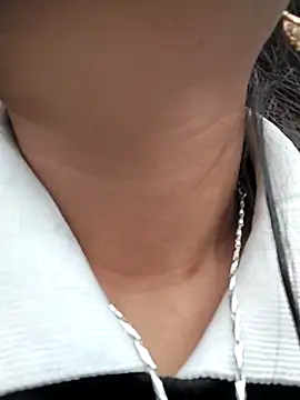 tuyetnhi-00 online show from December 20, 2025, 8:06 am