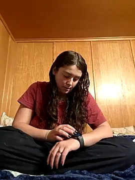 Snapshot of YoungLiisaxx chatting on November 13, 2025, 7:40 pm YoungLiisaxx online show from November 13, 2025, 7:40 pm