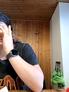 Snapshot of YoungLiisaxx chatting on October 27, 2025, 8:26 am YoungLiisaxx online show from October 27, 2025, 8:26 am