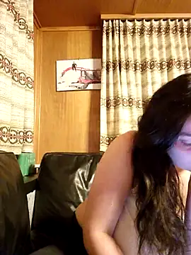 Snapshot of YoungLiisaxx chatting on February 3, 2026, 5:18 pm YoungLiisaxx online show from February 3, 2026, 5:18 pm