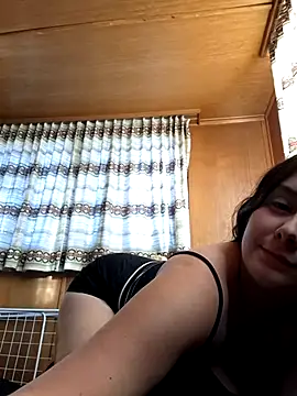 Snapshot of YoungLiisaxx chatting on November 6, 2025, 2:54 pm YoungLiisaxx online show from November 6, 2025, 2:54 pm