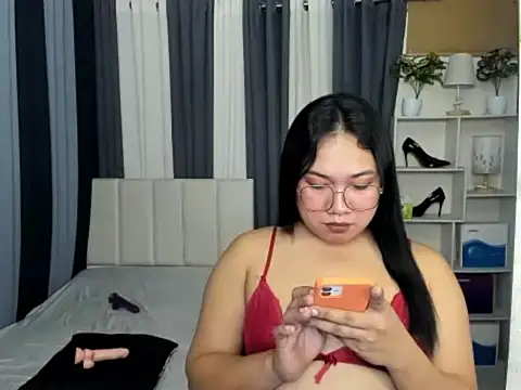 TsUncutKaren online show from March 9, 2026, 6:17 am