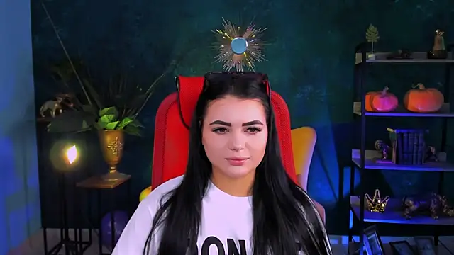 NaomiWilsons online show from November 4, 2025, 8:29 am