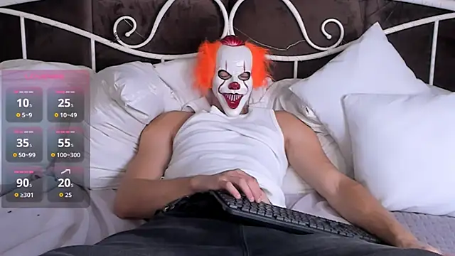 ChaseMuscular online show from October 31, 2025, 11:07 am