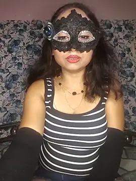 Snapshot of yours_sugar_babe chatting on April 23, 2026, 10:33 am yours sugar babe online show from April 23, 2026, 10:33 am