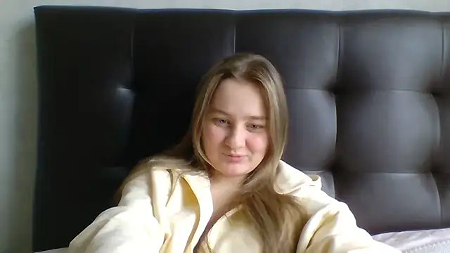 Karyllia online show from October 8, 2025, 9:33 am