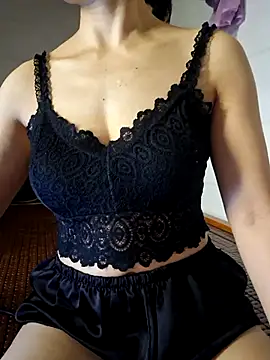 LazdyLy online show from July 28, 2026, 9:14 pm