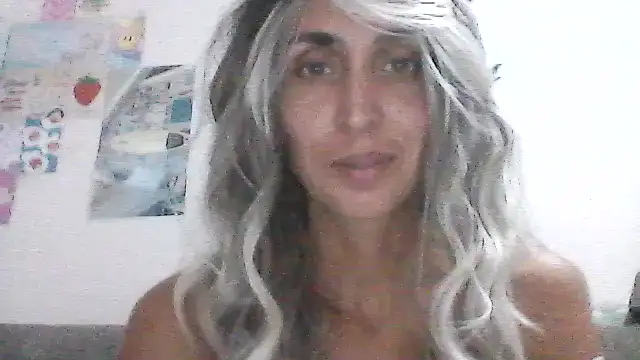 Nuvika online show from November 18, 2025, 9:07 pm