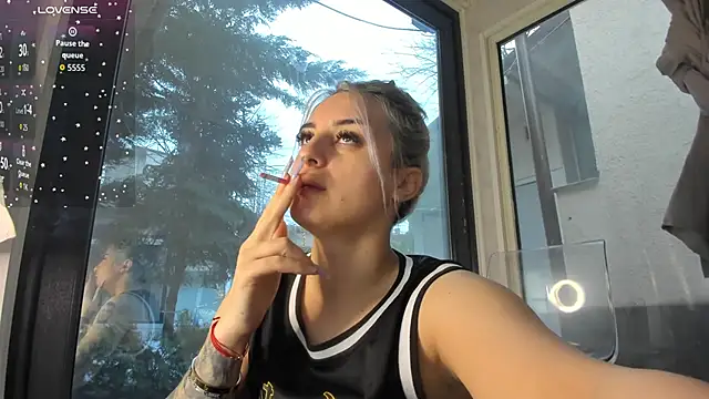 Ella Vee online show from February 28, 2026, 6:02 am