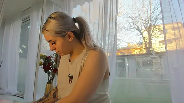 Ella Vee online show from March 7, 2026, 5:47 am