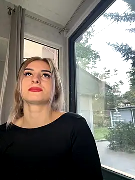 Ella Vee online show from September 27, 2025, 4:51 am