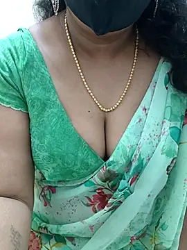 luci-queen online show from July 1, 2026, 4:51 pm