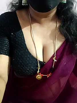 luci-queen online show from May 23, 2026, 7:35 pm