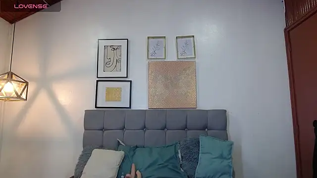  naomi s online show from March 25, 2026, 1:21 pm