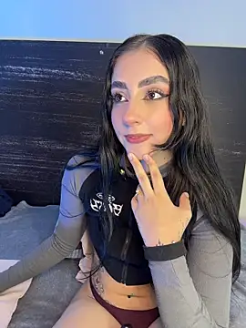 sharlot24 online show from April 12, 2026, 2:59 am