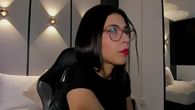 desireee  online show from October 28, 2025, 12:26 pm