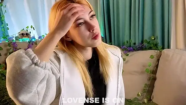 AngelicRice online show from February 15, 2026, 1:21 pm