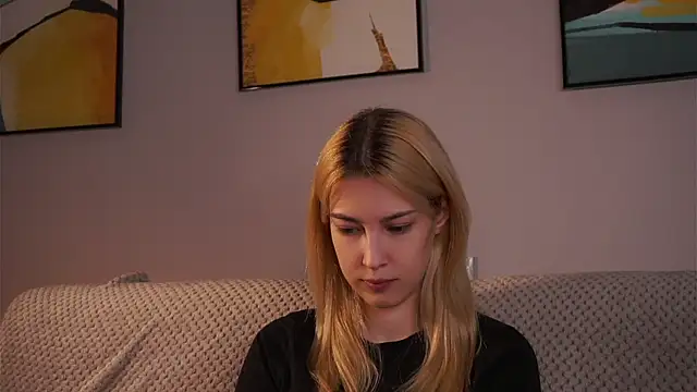 AngelicRice online show from April 3, 2026, 1:17 pm