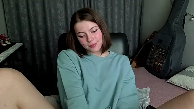 CutieAnny online show from May 20, 2026, 8:11 am