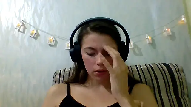 CutieAnny online show from September 9, 2025, 4:55 am