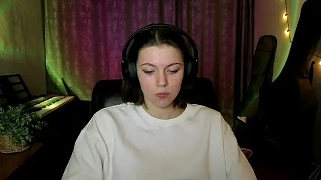 CutieAnny online show from February 20, 2026, 7:05 pm