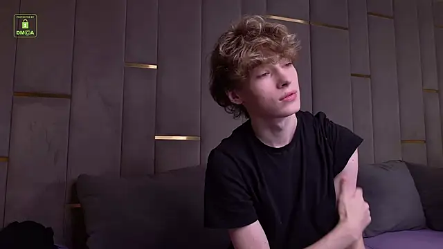 Snapshot of Kevin_Garsia chatting on September 10, 2025, 9:47 pm Kevin Garsia online show from September 10, 2025, 9:47 pm