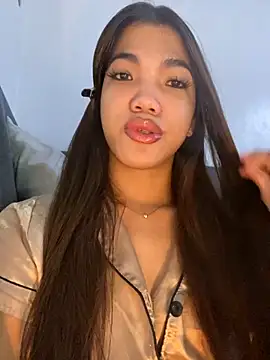 Snapshot of CassieSommereux chatting on October 14, 2025, 6:19 pm CassieSommereux online show from October 14, 2025, 6:19 pm