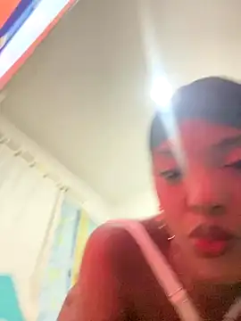 zaracollins01 online show from September 18, 2025, 4:26 am