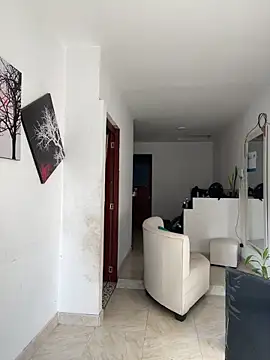 zaracollins01 online show from October 2, 2025, 12:08 pm