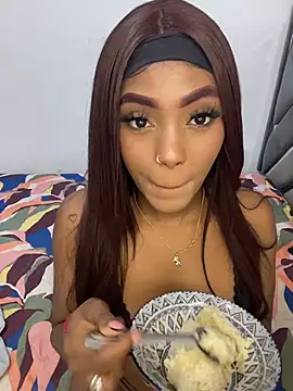 zaracollins01 online show from March 28, 2026, 7:37 pm