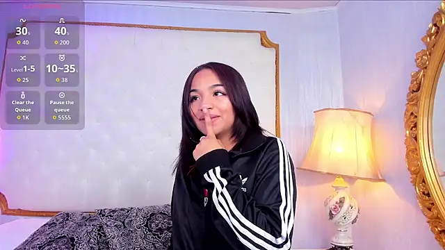 Manelyk evanss  online show from November 19, 2025, 11:10 am