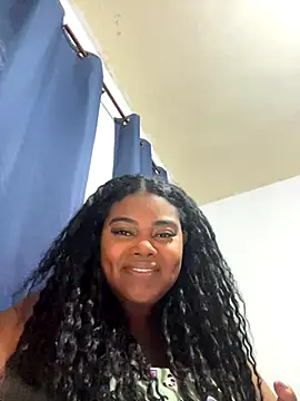 Snapshot of LunaSthena chatting on October 18, 2025, 1:51 am LunaSthena online show from October 18, 2025, 1:51 am