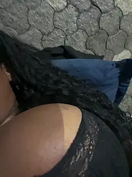 LunaSthena online show from November 6, 2025, 1:09 am