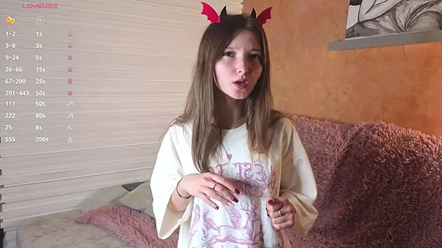 Snapshot of DongMolt chatting on October 31, 2025, 7:43 pm DongMolt online show from October 31, 2025, 7:43 pm